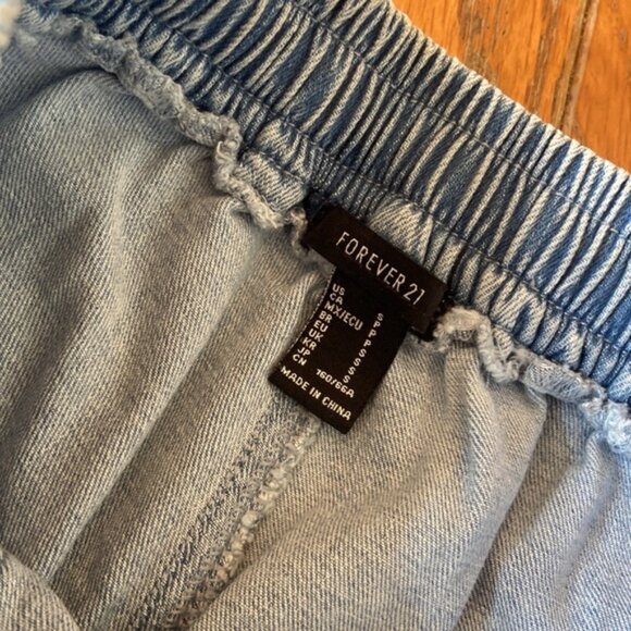 Forever 21 Jeans - Picture 3 of 4